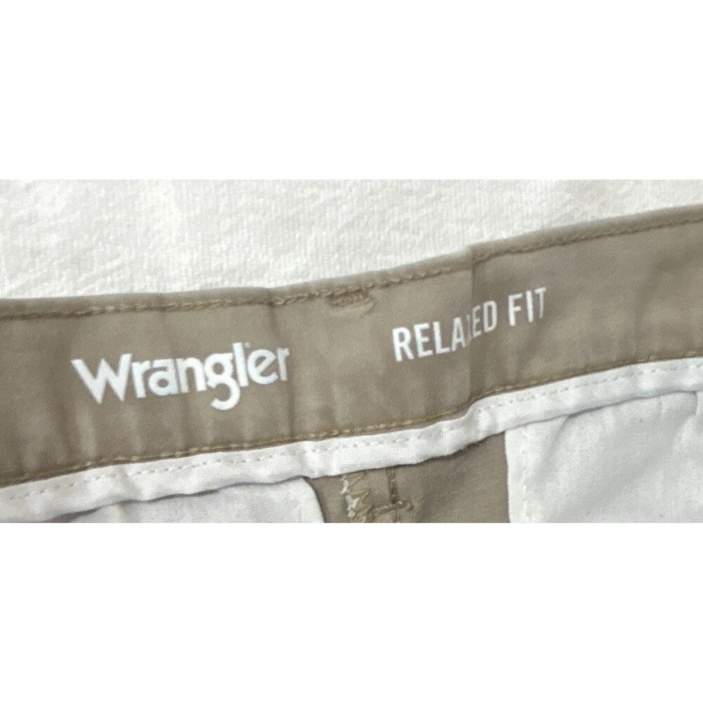 Wrangler Men’s Beige Chino Pants Relaxed Fit Straight Leg StretchTwill 30x320097 - Picture 6 of 13